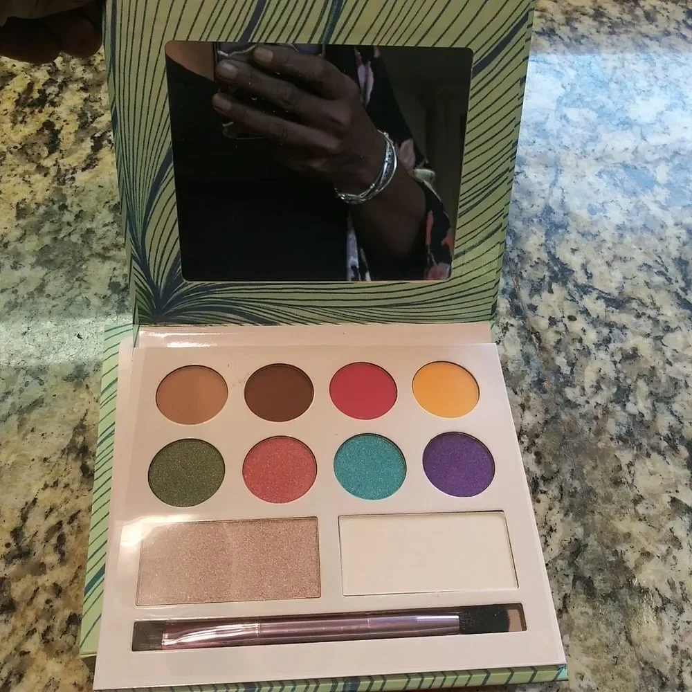 Laura Sanchez Moods Eyeshadow Palette